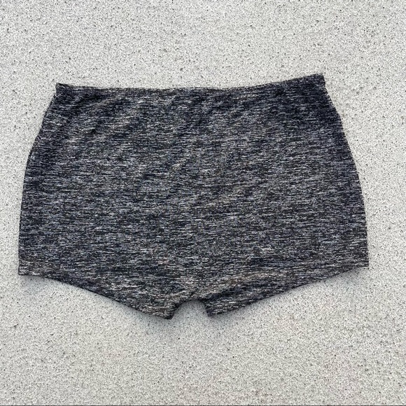 Shorts - Picture 2 of 3